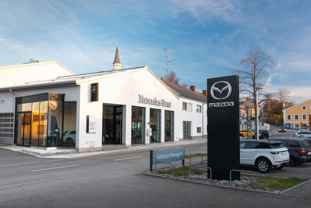 Autohaus Forster von außen